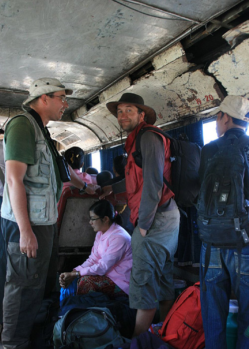 Bussisõit
Birma, jaanuar 2012

UP
Keywords: birders