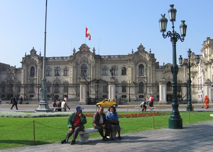 Lima
Lima keskväljak ja presidendiloss

RM
