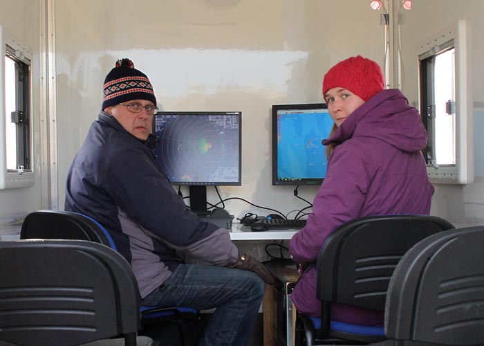 Radariekraanilt täppe otsimas
Leho & Triin radaritrennis. Algallika, Läänemaa, 25.4.2013

UP
Keywords: birders