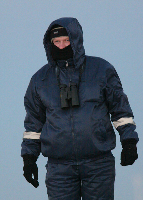 Sõrve säärel külmetamas
Kuido teab, et -14 C külmaga on burka moes. Jaanuar, 2008.

UP
Keywords: birders